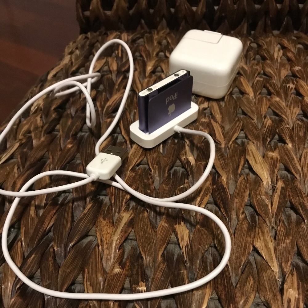 iPod Shuffle--Purple - Picture 2 of 2